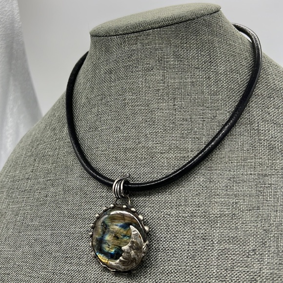 Labradorite and the moon choker - Picture 5 of 6